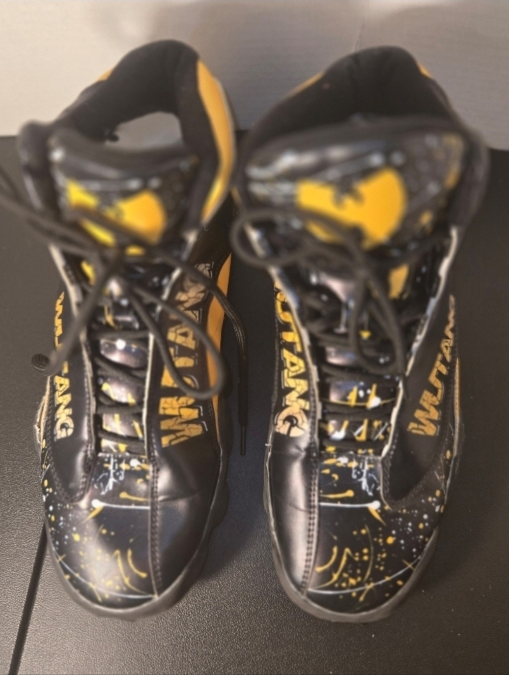 Retro Wu Tang Sz. 10 Black/Yellow Mens Athletic Sneakers